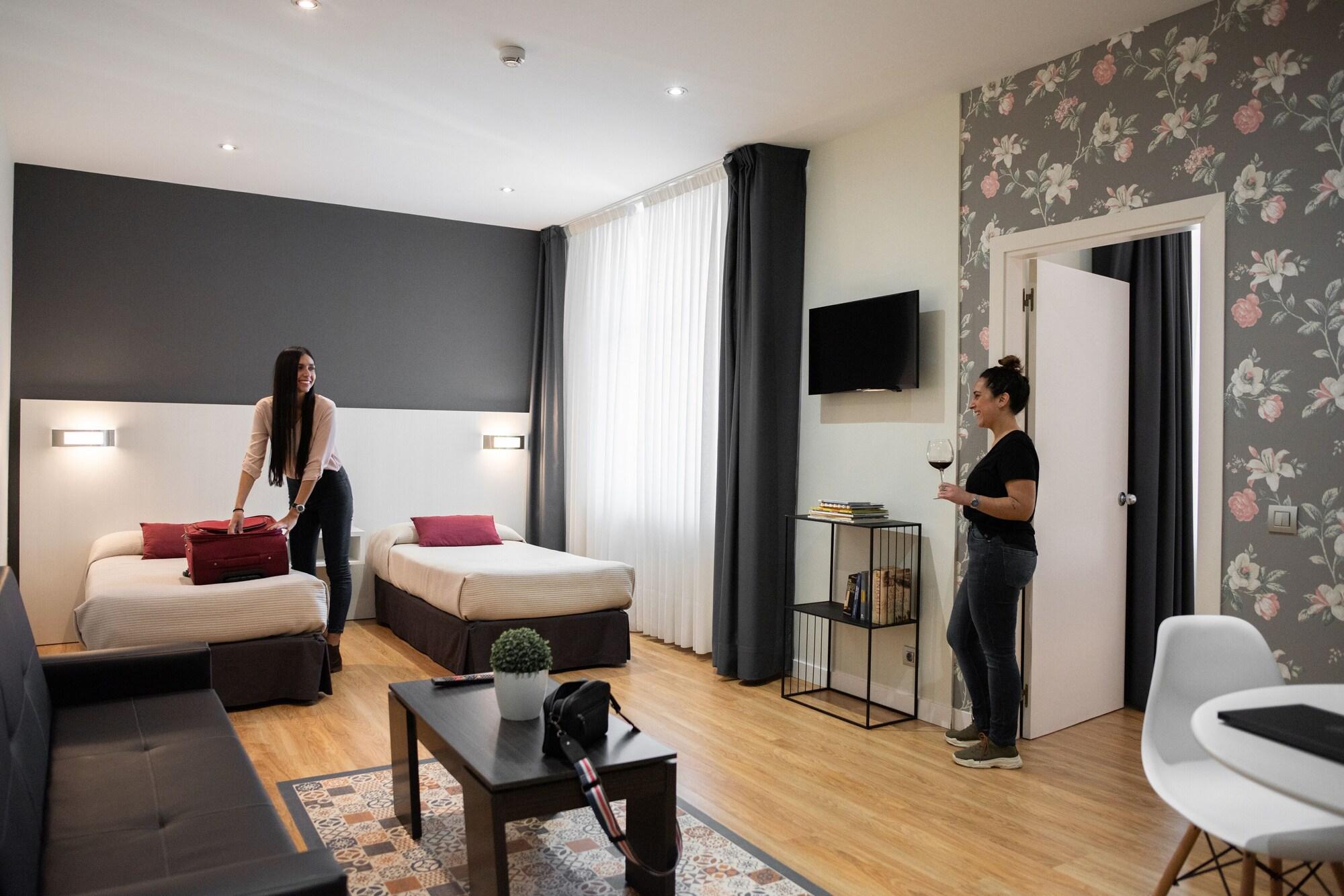 Hotel Seminario Aeropuerto Bilbao Дерио Екстериор снимка